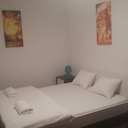 Apartmán - súkromie v meste  Bratislava Esterno foto